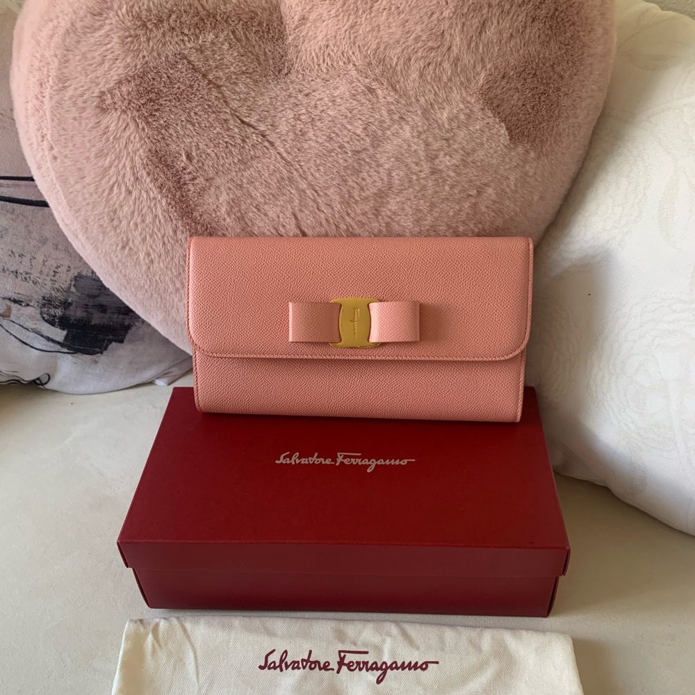 Salvatore Ferragamo Vara Bow clutch pink&gold $875
